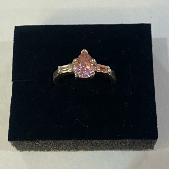 INTERGEM Pink Morganite Pear-Cut Gemstone Accent Silver Plated Ring - Size 6.5 - Picture 2 of 9